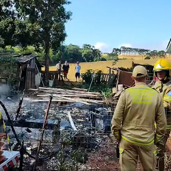 Aposentado Morre Carbonizado Em Inc Ndio A Sua Casa Em Pato Branco