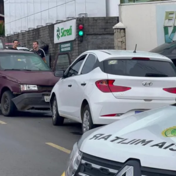 Malote Roubado Em Ponta Grossa Ap S Simula O De Acidente De Tr Nsito