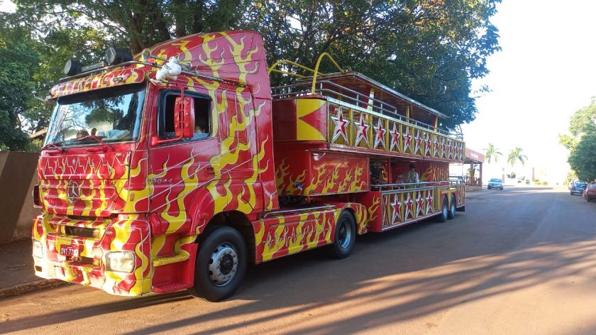 ÚLTIMO DIA da Carreta da Alegria em Chapadão do Sul. Ingresso 1 kg de  alimento não perecível - Chapadense News